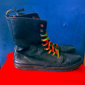 Dr. Martens 8hole Boot/Sneakers with Floral design inside